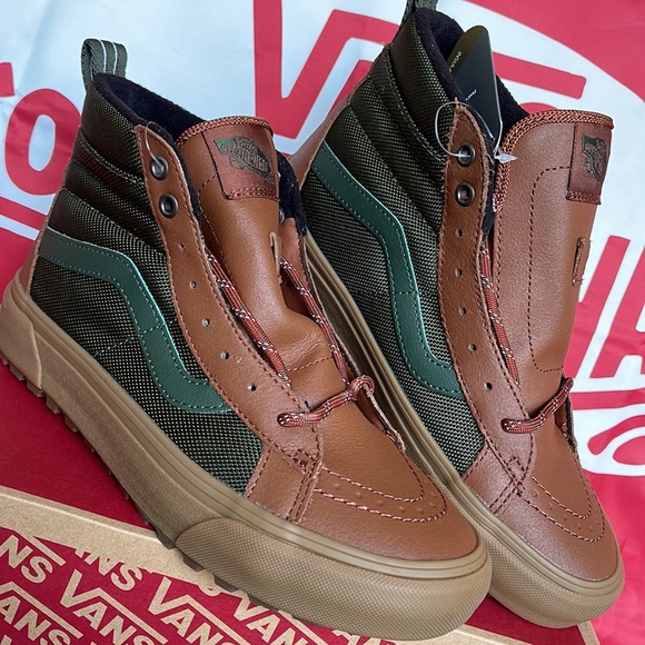 Vans Sk8-Hi Mte-1
Green/Gum
VNOA5HZY17P
WMNS boots - sneakers - Picture 8 of 16